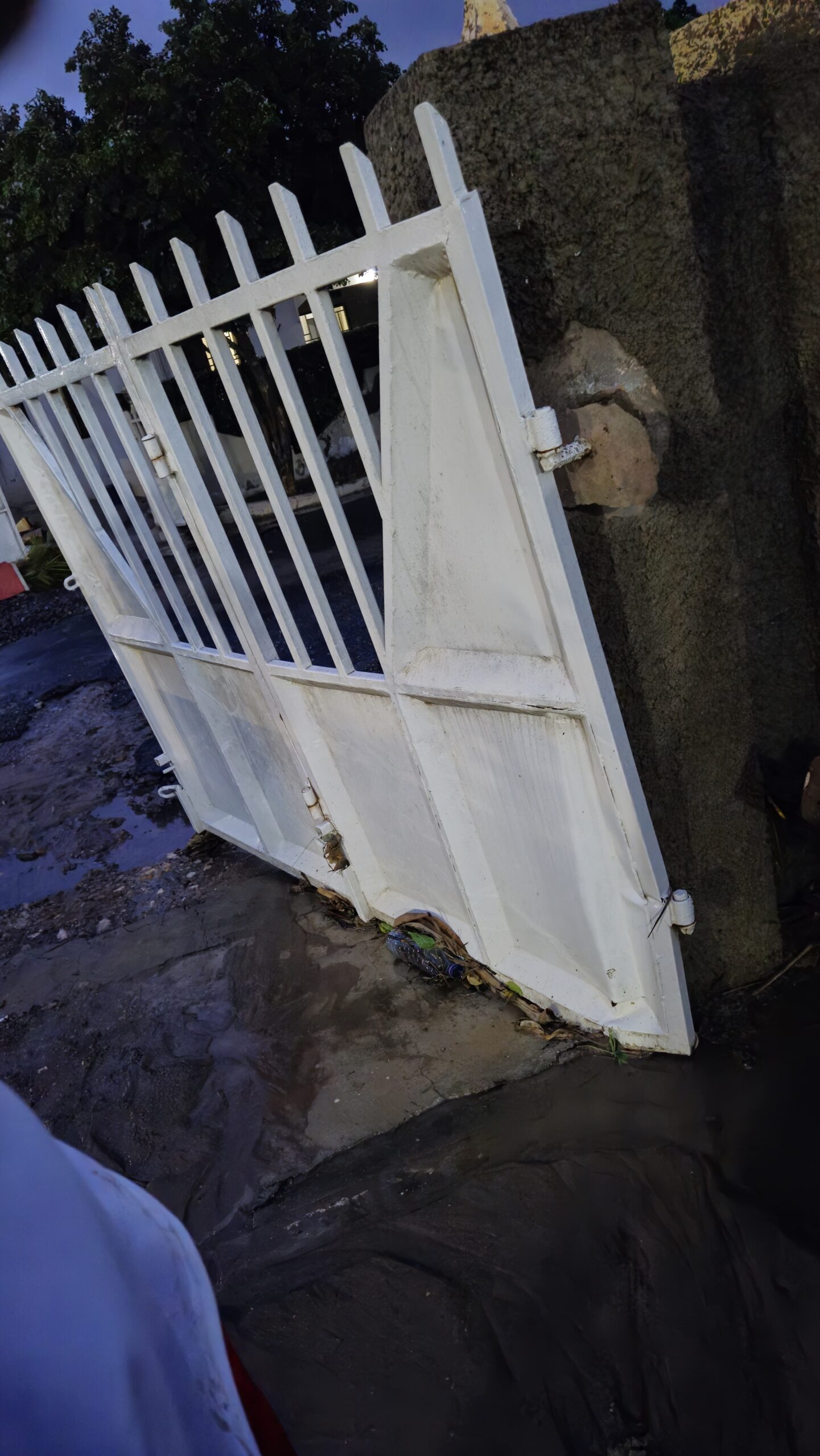 25th May floods - dislodged gate - Peter's Box